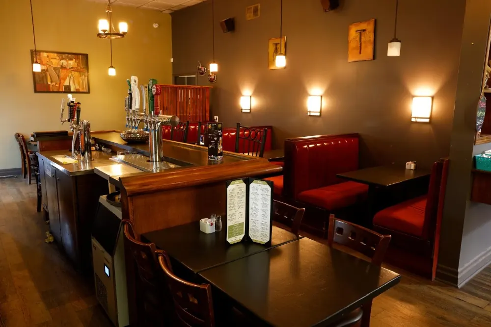 Apollo's Pizzeria dining room