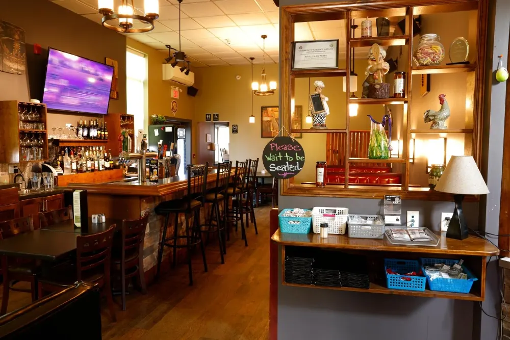 Apollo's Pizzeria restaurant atmosphere